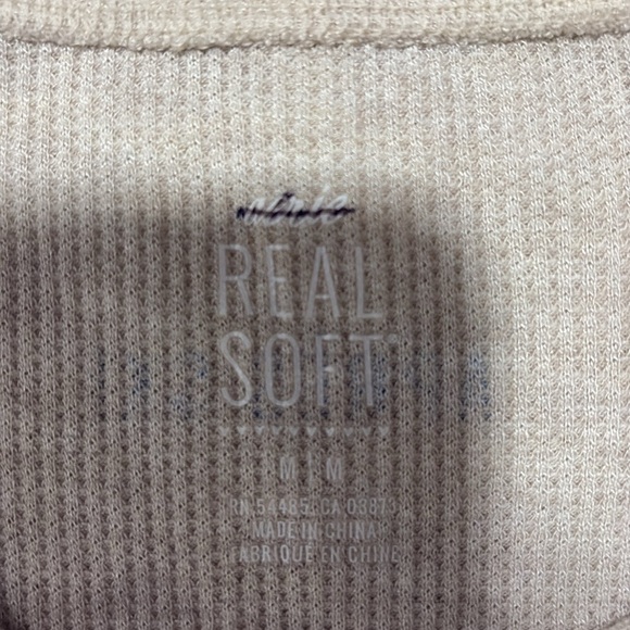 Aerie Ski Bunny Long Sleeve Thermal Shirt With Thumb Holes - Picture 13 of 14